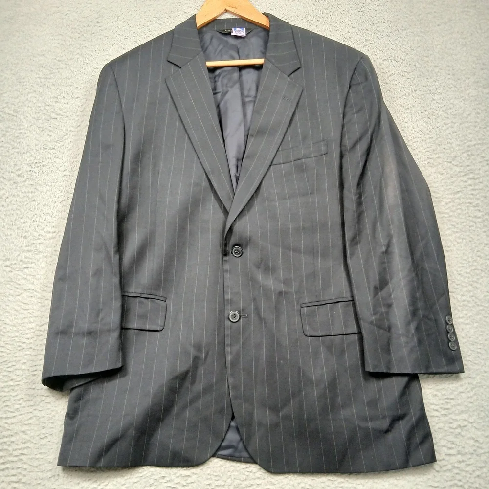 Jos A Bank Traveler's Collection Men's 43R Pinstripe Wool Suit‎ Gray 2-Button